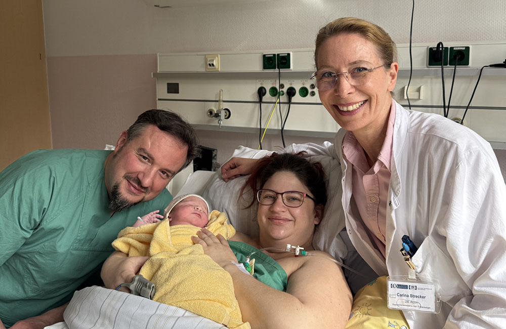 Eltern, Kind und Ärztin Frau Strecker